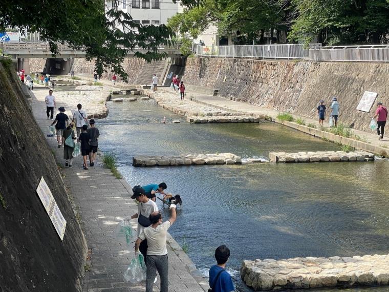 前日の都賀川清掃の様子①